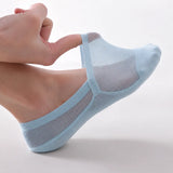 Invisible no-show socks with breathable mesh and anti-slip grip
