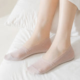 Invisible no-show socks with breathable mesh and anti-slip grip