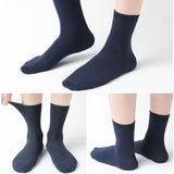 Hampton ribbed organic cotton crew socks with breathable stay-put fit