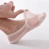 Invisible no-show socks with breathable mesh and anti-slip grip